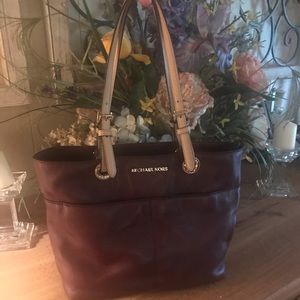 MICHAEL KORS Bedford Pebble Leather Pocket Tote